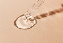 Acido ialuronico liposomiale per la permeabilità e l’idratazione cutanea Acido ialuronico, conformazione innovativa per una migliore efficacia