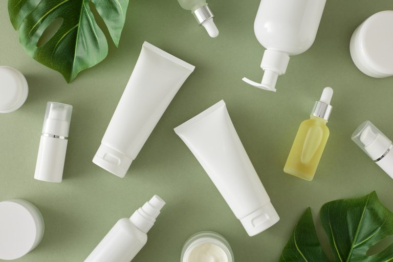 Cosmetici sostenibili: l’impatto di influencer e valore percepito