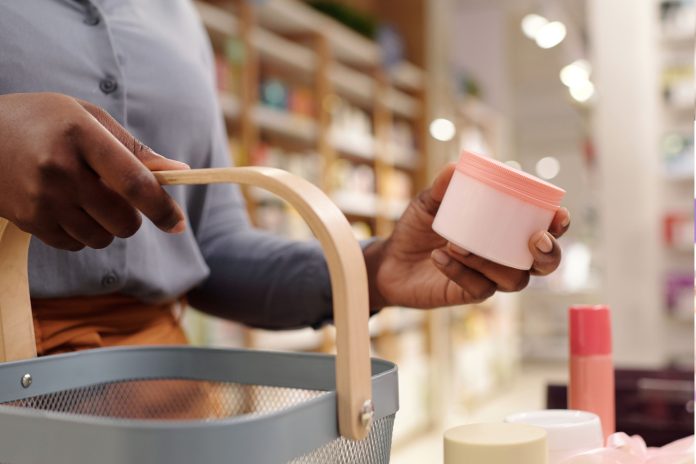 marchio brand cosmetici negozio Canva 11 2025 Autenticità del marchio: un valore da riconsiderare