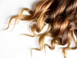 Biopolimero da tara e alghe rosse per formulazioni haircare