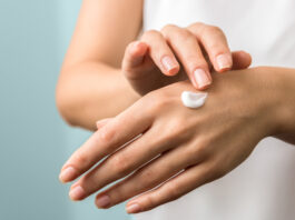 Percezione aptica per la valutazione tattile del cosmetico Percezione aptica per la valutazione tattile del cosmetico