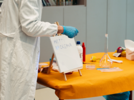 Cosmetici BRO: il progetto educativo di Cosmetica Italia ha raggiunto oltre 600 scuole Cosmetici BRO: il progetto educativo di Cosmetica Italia ha raggiunto oltre 600 scuole