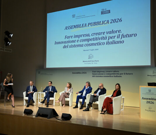Industria cosmetica italiana: fatturato di 18 miliardi nel 2025, mezzo milione di occupati Industria cosmetica italiana: fatturato di 18 miliardi nel 2025, mezzo milione di occupati