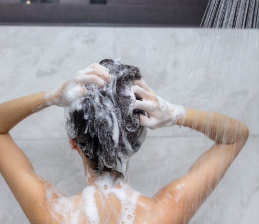 Formulare uno shampoo supramolecolare con tensioattivi a base di amminoacidi Formulare uno shampoo supramolecolare con tensioattivi a base di amminoacidi