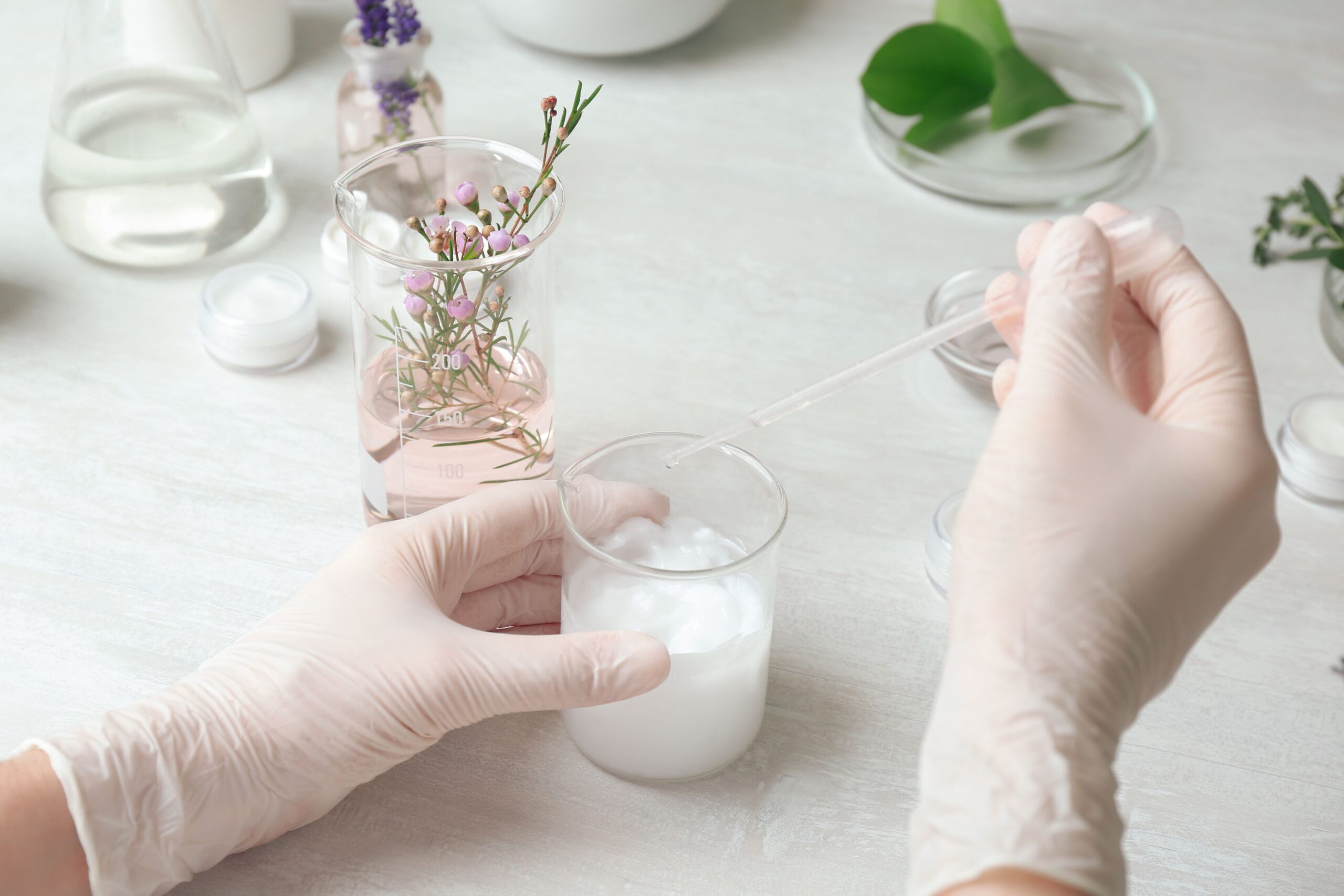 Metodi analitici achirali e chirali per determinare l’acido lattico nei cosmetici Metodi analitici achirali e chirali per determinare l’acido lattico nei cosmetici
