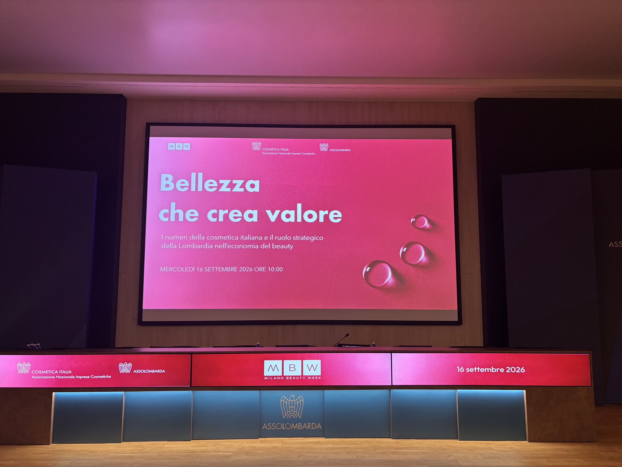 Lombardia eccellenza dell'industria cosmetica italiana: qui il 63% del fatturato nazionale Lombardia eccellenza dell'industria cosmetica italiana: qui il 63% del fatturato nazionale