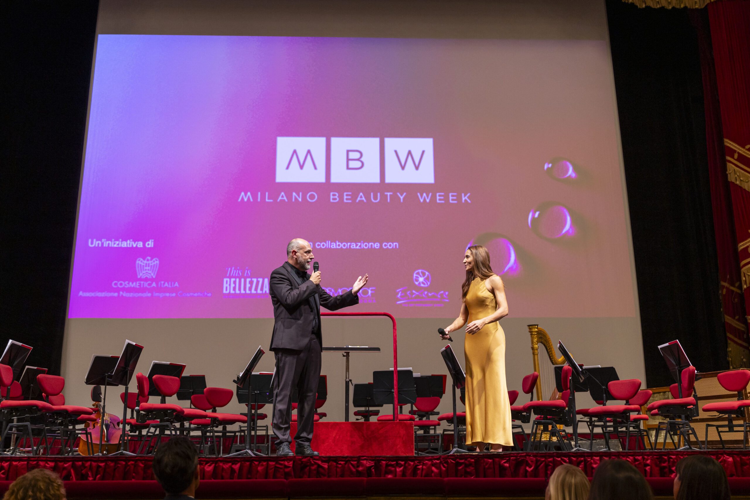 Milano Beauty Week 2026, finale alla Scala con i vincitori del Premio Accademia del Profumo Milano Beauty Week 2026, finale alla Scala con i vincitori del Premio Accademia del Profumo
