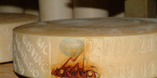 Montasio: forma marchiata