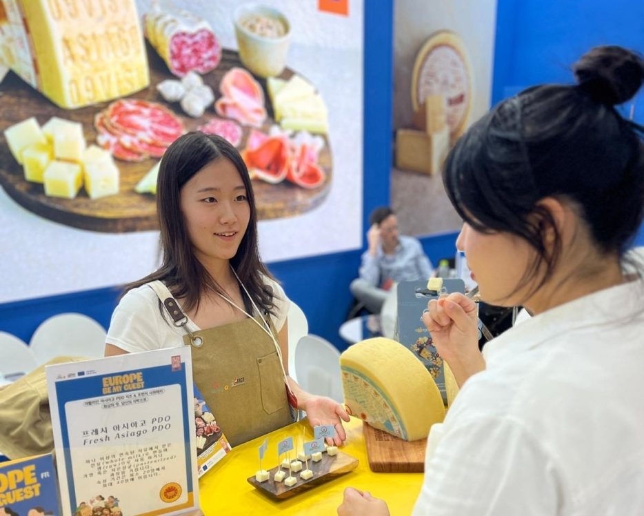 Il Sudest asiatico è nel mirino del consorzio della DOP veneto-trentina che ha deciso di concentrare i propri sforzi in Corea del Sud, Vietnam e Taiwan