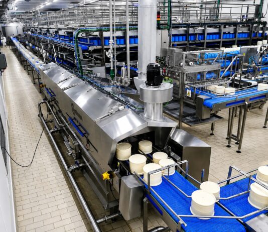 Macchine per il lavaggio e la sanificazione degli stampi per l’industria casearia
