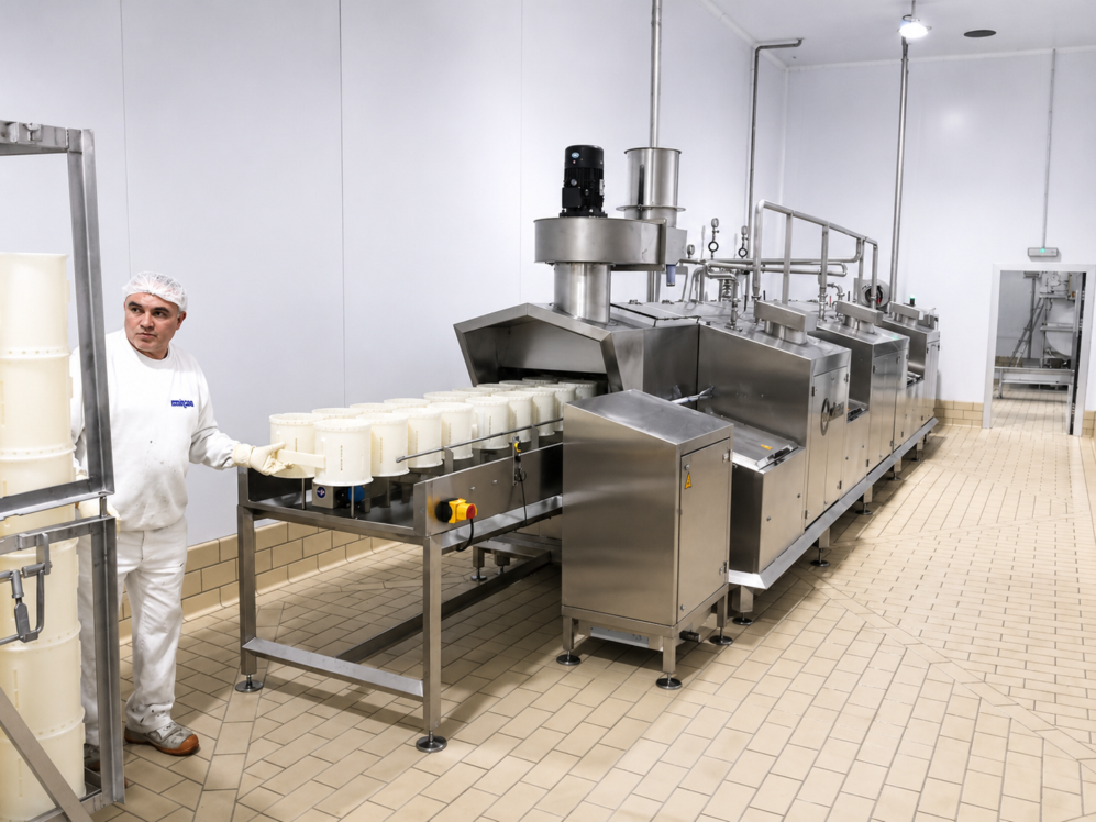 Come le macchine per il lavaggio stampi e la sanificazione garantiscono sicurezza e qualità del prodotto finito