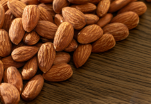 Mandorle in gravidanza: una manciata al giorno aiuta pressione e colesterolo mandorle in gravidanza pressione e colesterolo