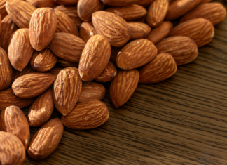 Mandorle in gravidanza: una manciata al giorno aiuta pressione e colesterolo mandorle in gravidanza pressione e colesterolo