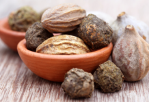Triphala tra passato e presente: evidenze fitochimiche e potenziale farmacologico benefici del Triphala