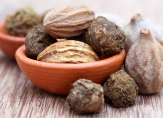 Triphala tra passato e presente: evidenze fitochimiche e potenziale farmacologico benefici del Triphala