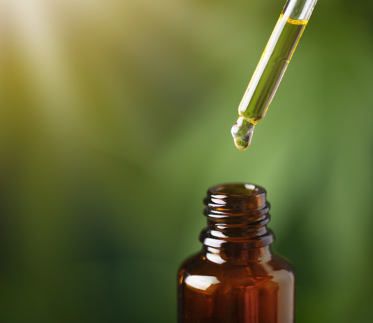 Benefici dell’aromaterapia con Citrus aurantium nella nausea da chemioterapia olio essenziale Citrus aurantium tumore al seno nausea