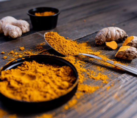 Curcuma e boswellia nell’osteoartrite della mano: in coppia per lenire il dolore curcuma e boswellia per osteoartrite della mano