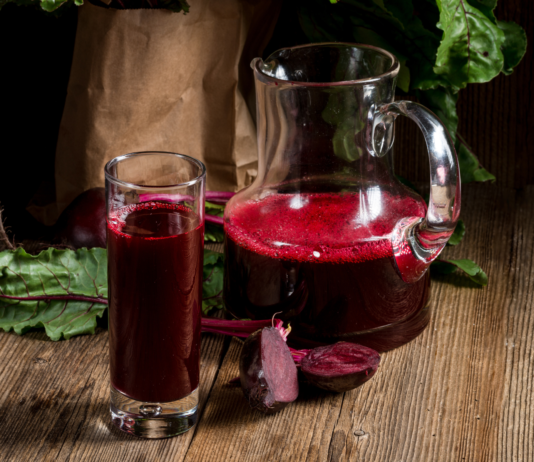 Succo di barbabietola e prestazioni sportive: effetti positivi su energia e recupero muscolare succo di barbabietola per forza e recupero muscolare