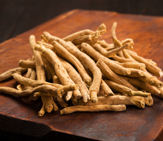 Ashwaganda per la gestione dei sintomi della menopausa Ashwagandha per la menopausa