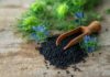 Applicazione di oli di Nigella sativa e sesamo per la prevenzione delle flebiti Nigella Sativa e sesamo per flebiti