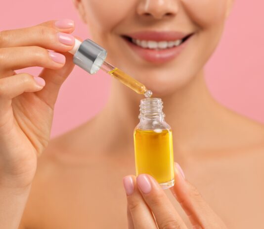 Skin care: le potenzialità innovative dell’applicazione di oli essenziali ed estratti vegetali skin care oli essenziali