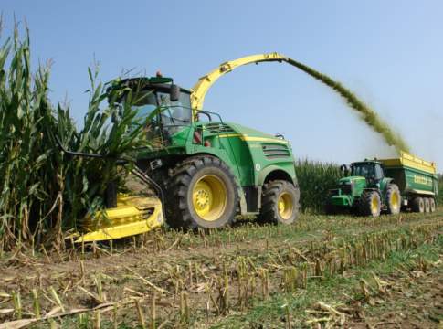John Deere, trince serie 8000 affidabilità e prestazioni al top