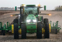 John Deere, arriva il trattore interamente autonomo