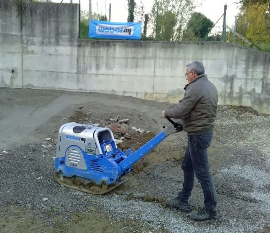 una piastra fornita dalla BSM al lavoro