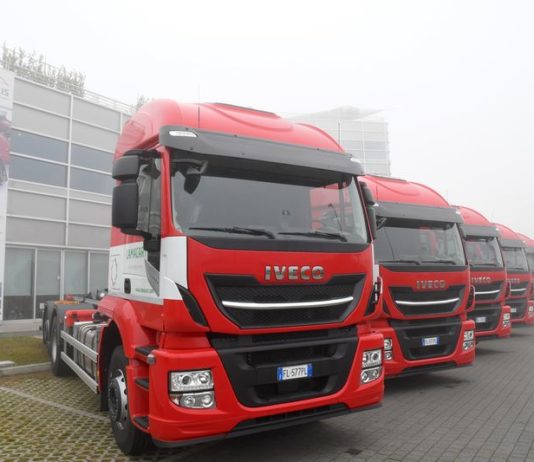 La flotta Iveco consegnata a Lamacart