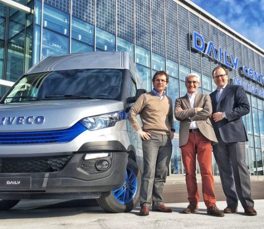 Da sx Pierre Lahutte,, Philippe Lambert, Presidente BNP Paribas Soluzioni leasing, Oddone Incisa, Presidente CNH Industrial Servizi Finanziari