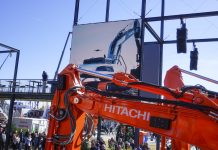 Hitachi si trasforma in LANDCROS