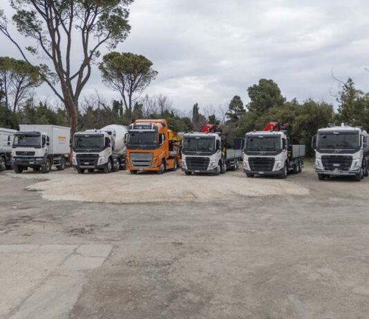 52 Volvo Trucks per Toto Costruzioni