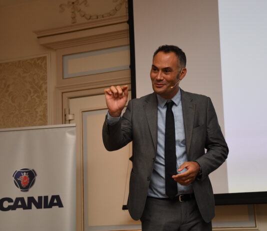 Scania Italia: gente che va, gente che viene
