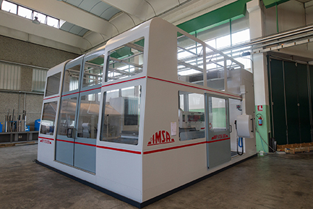 Anche sul centro di foratura profonda e fresatura ad alta tecnologia per stampi di grandi dimensioni e con circuiti di elevata complessità.MF1750BB (Serie EVO), IMSA utilizza per la fase di test e messa a punto lubrorefrigeranti Harolbio di Bellini