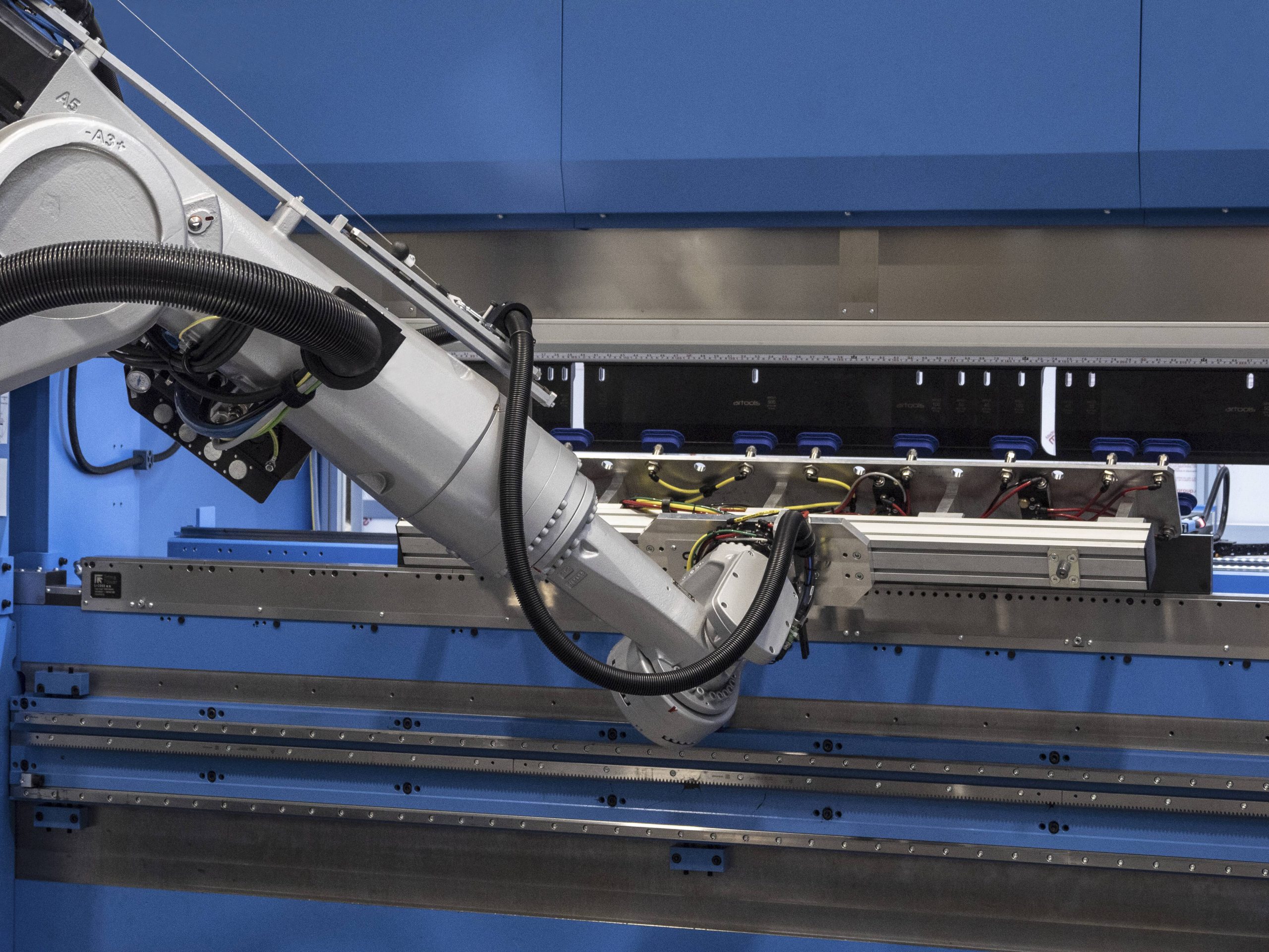 La piegatura robotizzata protagonista | Anteprima mondiale per Prima Power a Blechexpo 2025