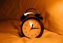 Cambio dell’ora: gli impatti sul sonno e sulla salute