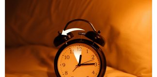 Cambio dell’ora: gli impatti sul sonno e sulla salute