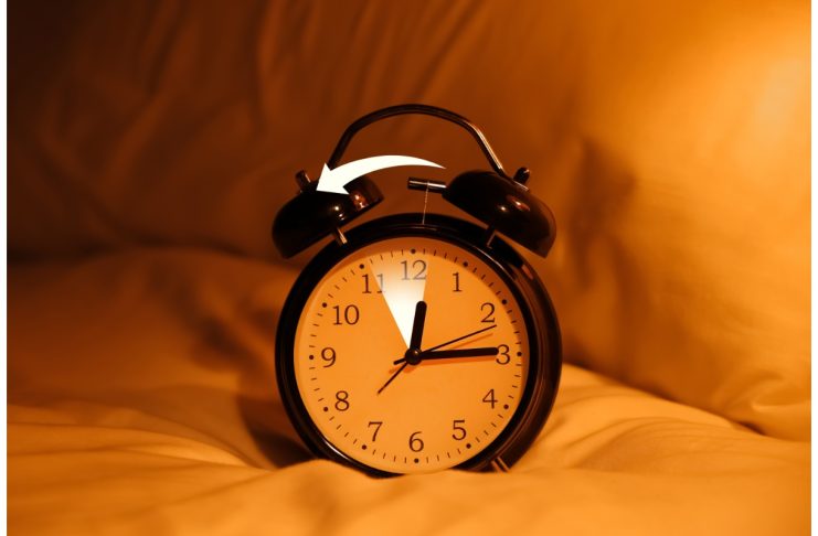 Cambio dell’ora: gli impatti sul sonno e sulla salute
