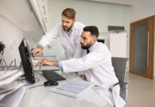 Case della Comunità: come funzionano le équipe multiprofessionali AGENAS équipe multiprofessionali Case della Comunità