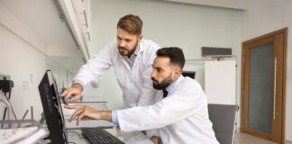Case della Comunità: come funzionano le équipe multiprofessionali AGENAS équipe multiprofessionali Case della Comunità