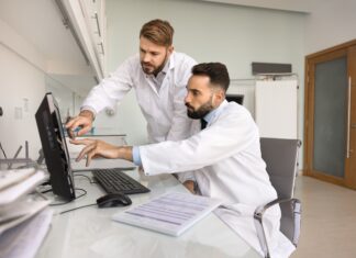 Case della Comunità: come funzionano le équipe multiprofessionali AGENAS équipe multiprofessionali Case della Comunità