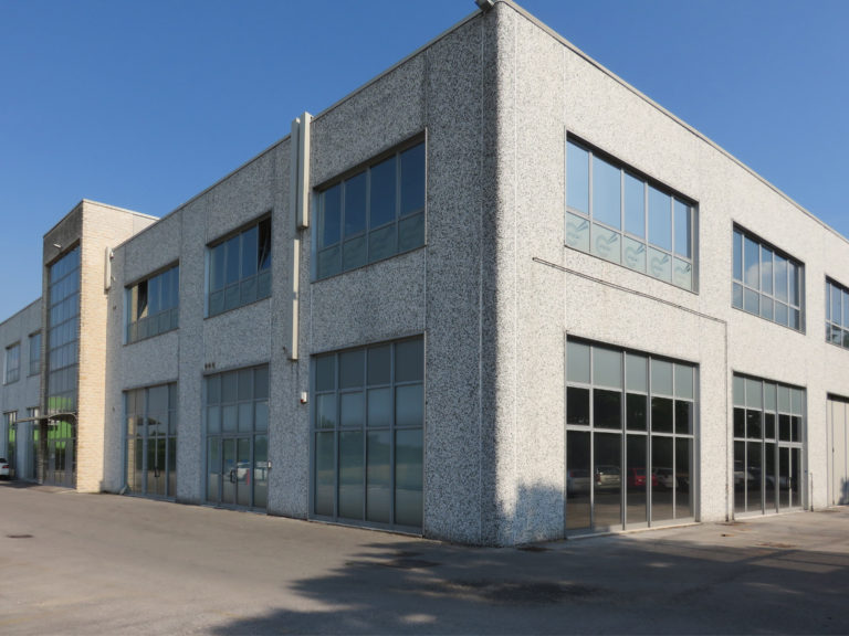 Customized inspection machines for a wide range of containers