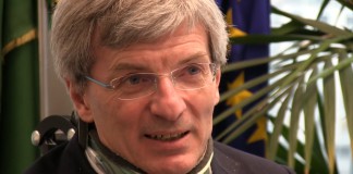 Melazzini nuovo presidente Aifa. BigFarma più vicina al paziente? volto di Mario Melazzini in primo piano