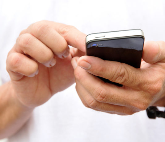 Sistema diagnostico per il monitoraggio a distanza dei livelli di immunosoppressione Chiesi e Molecular Warehouse insieme per sviluppare un sistema diagnostico per monitorare a distanza i livelli di immunosoppressione dei pazienti trapiantati attraverso smartphone