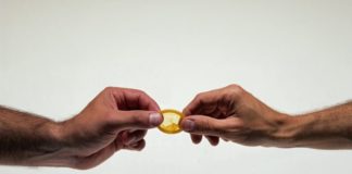 HIV e malattie sessualmente trasmissibili negli over 50 HIV e malattie sessualmente trasmissibili negli over 50 sono in aumento