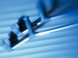 Autoiniettori elettronici di interferone-beta per la sclerosi multipla