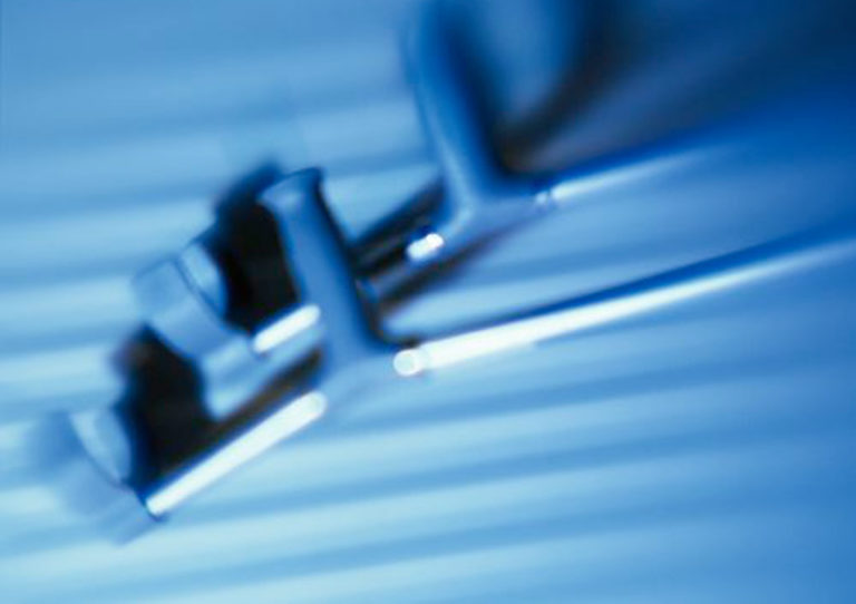 Autoiniettori elettronici di interferone-beta per la sclerosi multipla