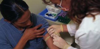 BIC/FTC/TAF per l’HIV-1 negli adulti con soppressione virologica BIC/FTC/TAF per l'HIV-1 negli adulti con soppressione virologica provenienti da dolutegravir/abacavir/lamivudina o da un regime basato su un PI