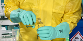 Facilitare la scelta dei guanti di protezione chimica