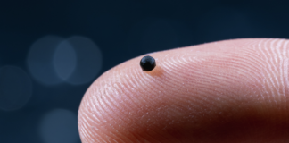 Microrobot solubili e a guida magnetica per il rilascio intelligente di farmaci